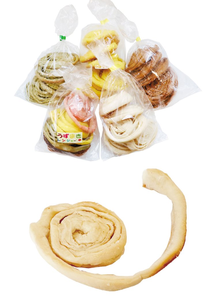 うずまきをほどきながら食べるのが地元流。「うずまきパン」（ミシマパン）。