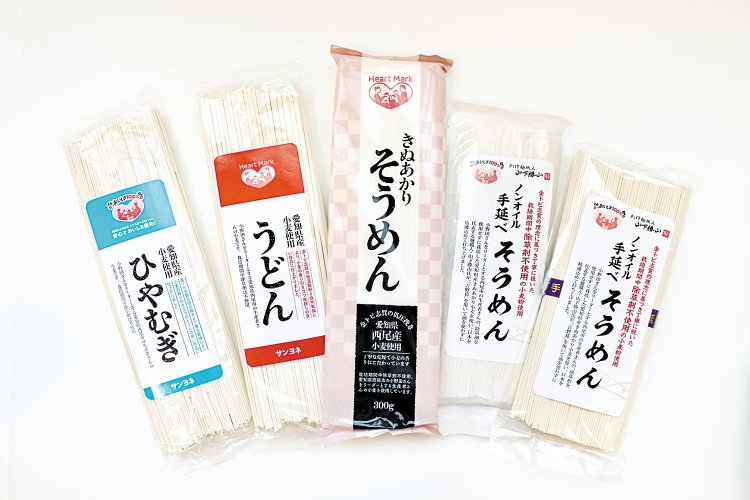 「金トビ志賀」が製造する『サンヨネ』PB麺は、栽培期間中に除草剤不使用の県内生産者の小麦を使用。