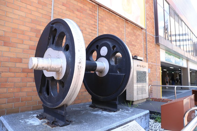 迫力あるD51型機関車の動輪。