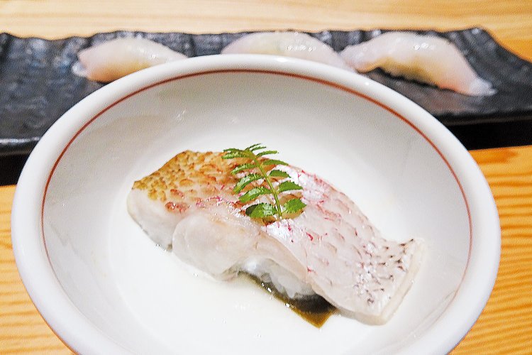 のどぐろの飯蒸し。