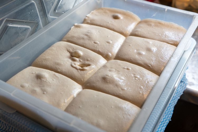 成形前の生地。