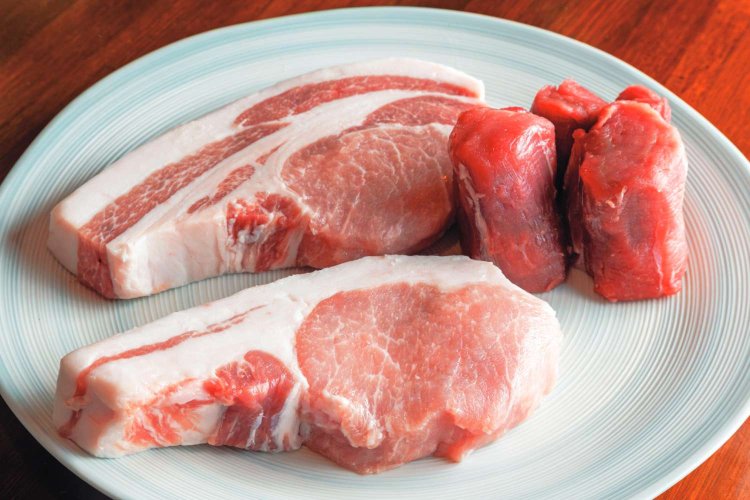 手前から上ロース、リブロース、ヒレ。