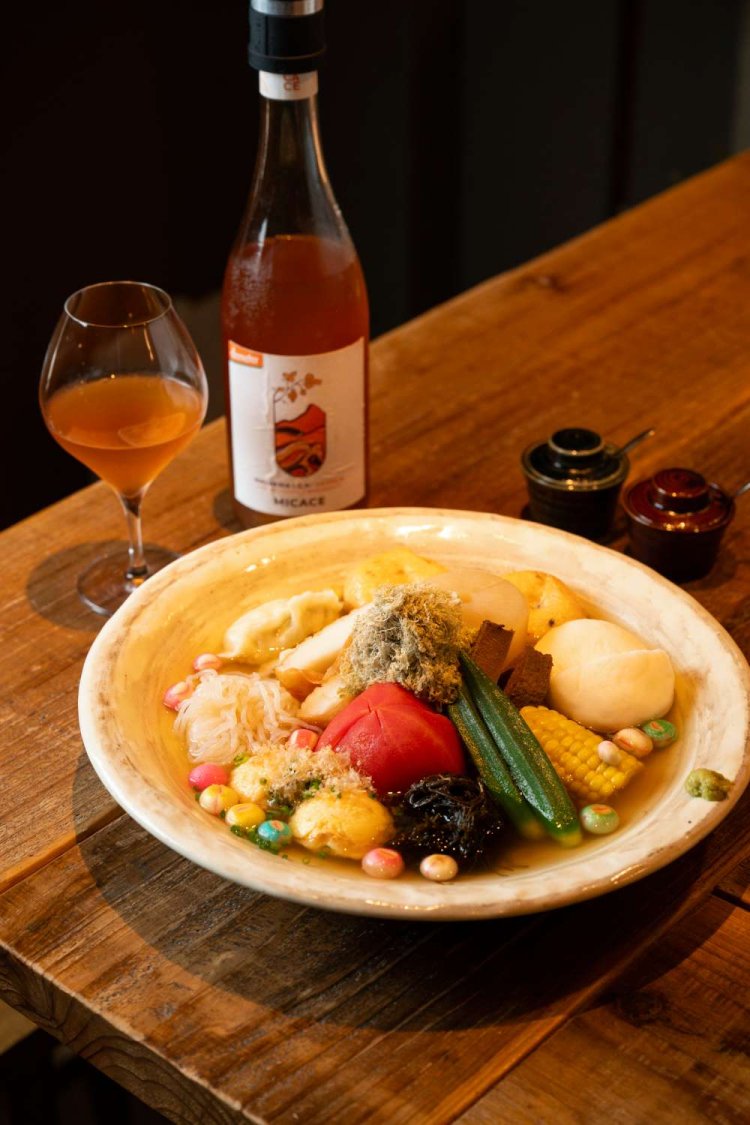 おでんのおまかせ盛りは地元産野菜もふんだんに。写真は4人前5640円～。