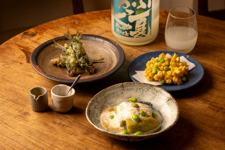 天ぷらや小皿料理にも創意工夫が感じられる。