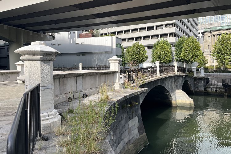 常盤橋門側から見たところ。右奥に見えるのは日本銀行。