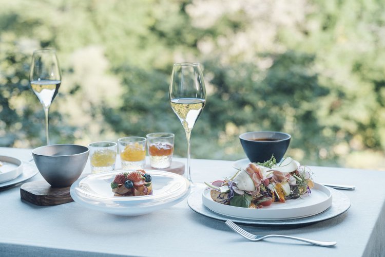 特別朝食のスペシャリテは、北欧発祥のオープンサンド、スモーブロー。