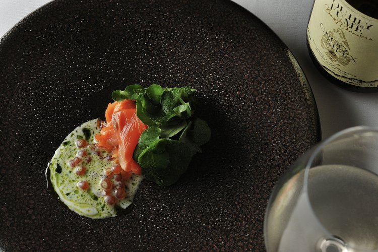 冷前菜「サーモン　クレソン」。