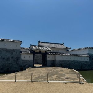 『忠臣蔵』で知られる「赤穂浪士討ち入り事件」、そのあらすじや登場人物、歴史的背景を話して参る！