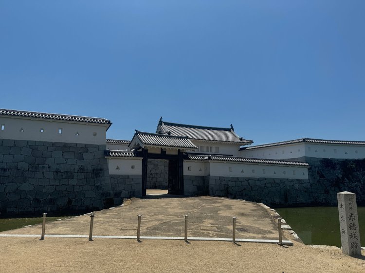 『忠臣蔵』で知られる「赤穂浪士討ち入り事件」、そのあらすじや登場人物、歴史的背景を話して参る！