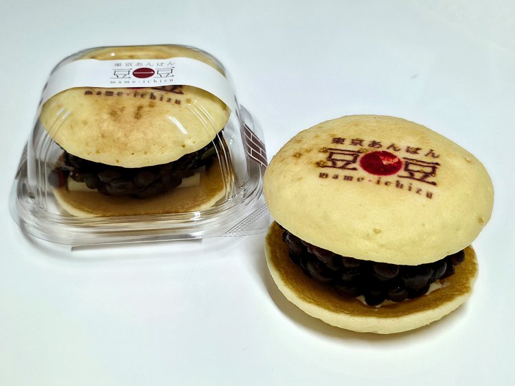 東京あんぱんケーキ1個540円。