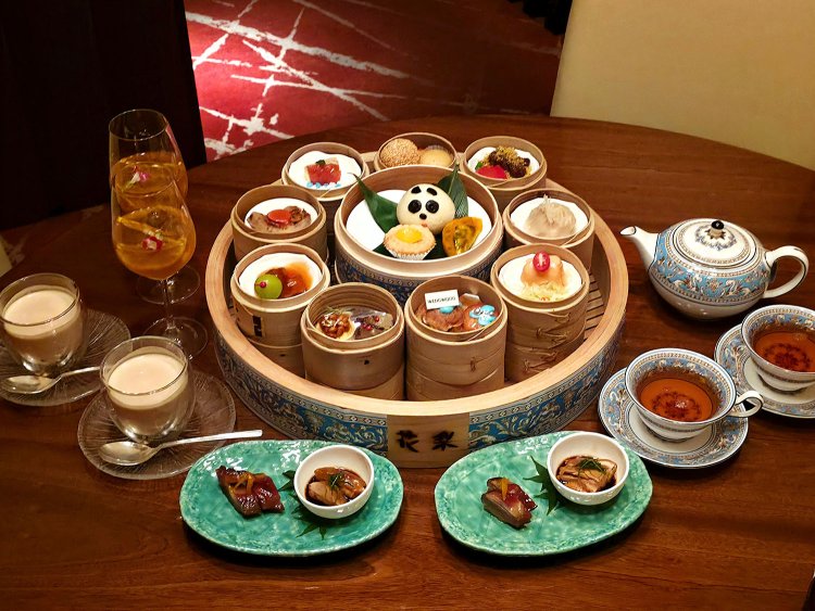 チャイニーズ・アフタヌーンティー with ウェッジウッド1人8855円※写真は2人分。