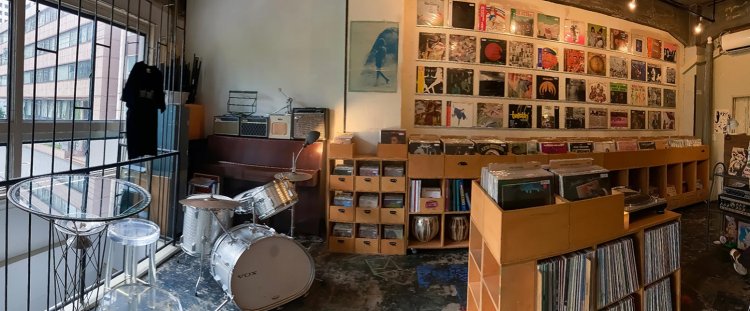 「その時々の流行に左右されない、独自のセレクトが魅力的」（矢川さん）。