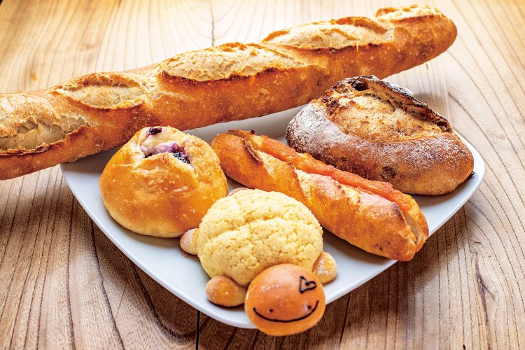 自慢のバゲット356円やメロンパンのかめろん240円など、食材にこだわっているのにお手頃価格で驚く。