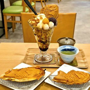 赤坂の新名物！ 『奥萬屋』でカスタマイズできるたい焼きパフェを堪能〜黒猫スイーツ散歩 赤坂編6〜