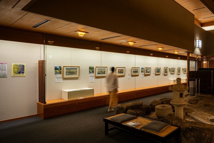 浮世絵は同じ高さに見やすく配置。