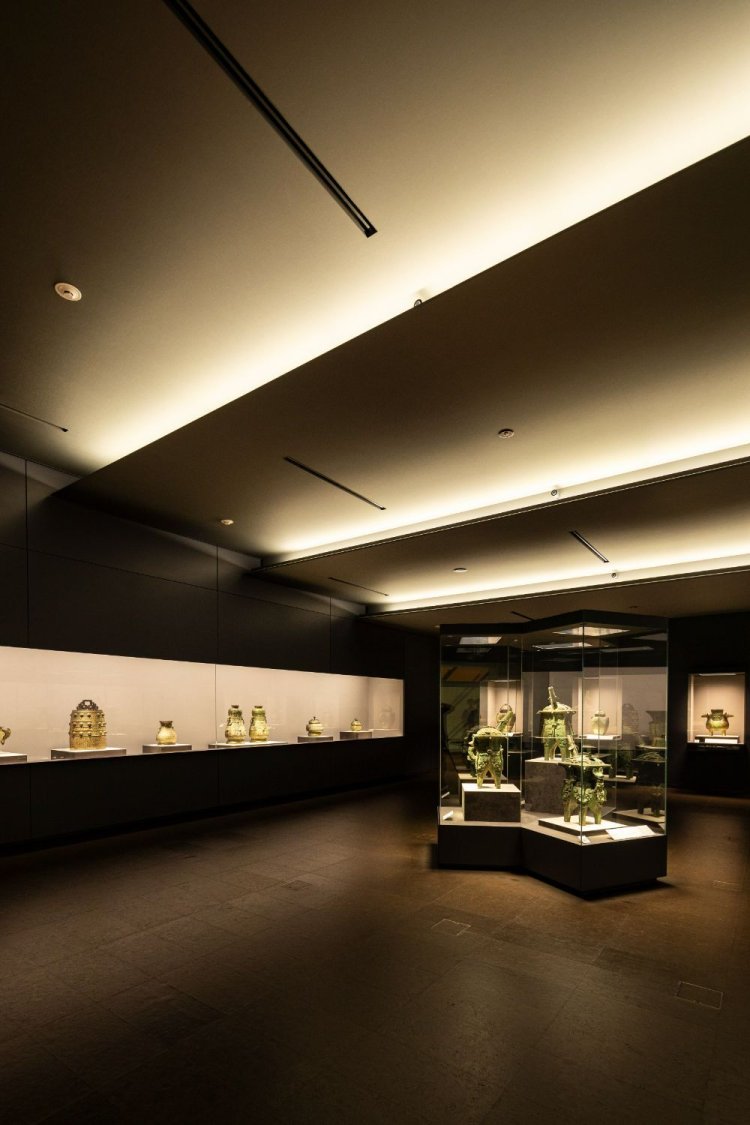 双羊尊など古代中国の青銅器が見られる展示室4。