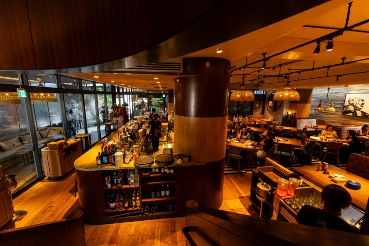 2フロアに131席ある広い店内。