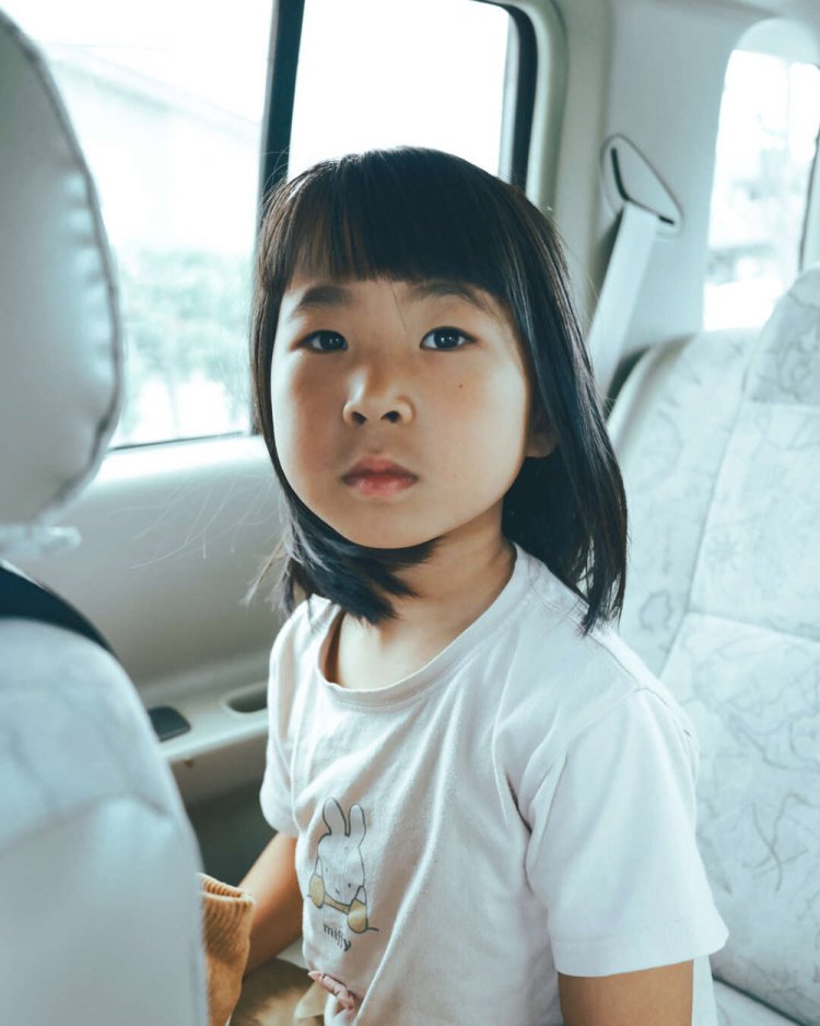 GFX100RF／娘、7歳。