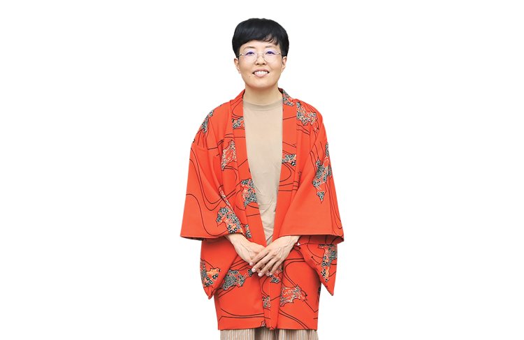 『十日町ふれあいの宿交流館＆みはらしcafé』の大橋世史子（よしこ）さん。「『十日町市博物館』で火焔型土器を見て縄文時代のパワーを感じてください」。