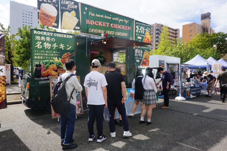 ビールやジビエ以外にも多彩なグルメが出店され、子供から大人まで食欲の秋を満喫できる。