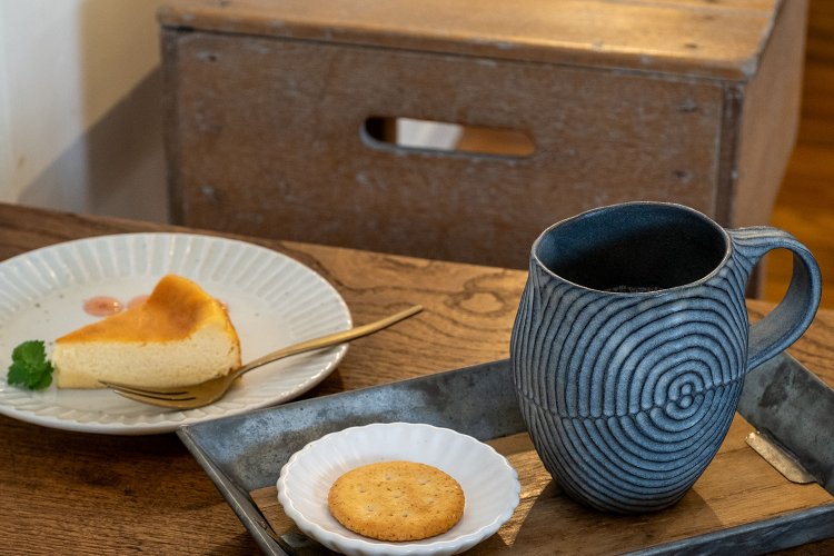 コーヒーの味を引き立てるチーズケーキ400円もおすすめ