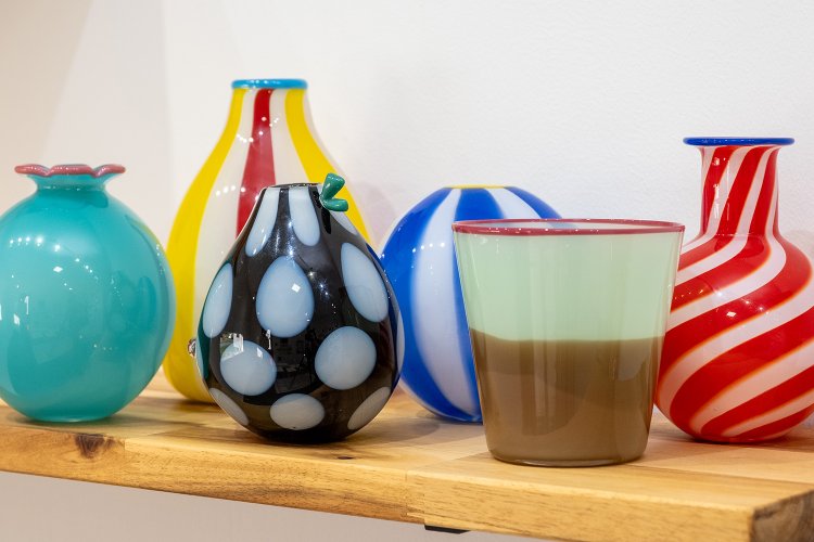 カジュアルでポップなデザインが印象的な水出さんの作品。