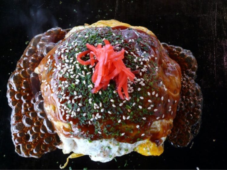 「いづみや」の広島お好み焼き。