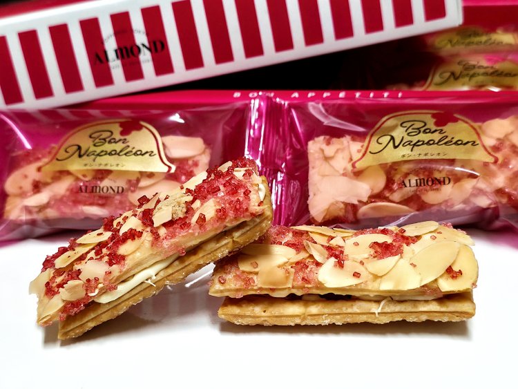 黒猫スイーツ散歩