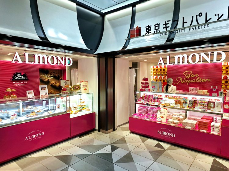 黒猫スイーツ散歩