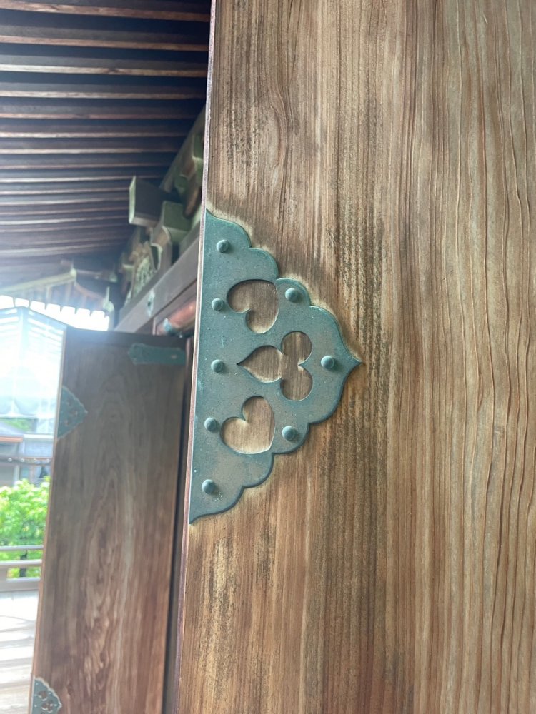 神社仏閣では細かいデザインもよく見て！