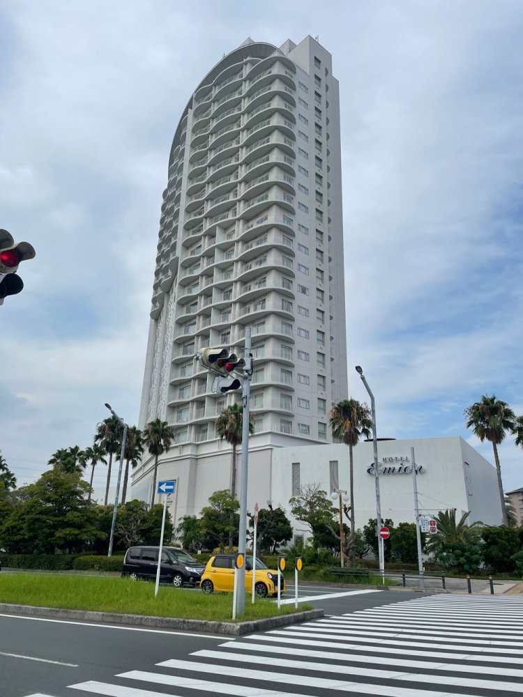 『ホテルエミオン東京ベイ』。