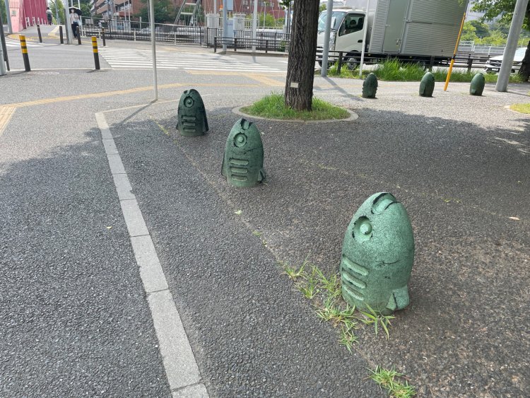 若潮公園にあった魚の形のオブジェ。