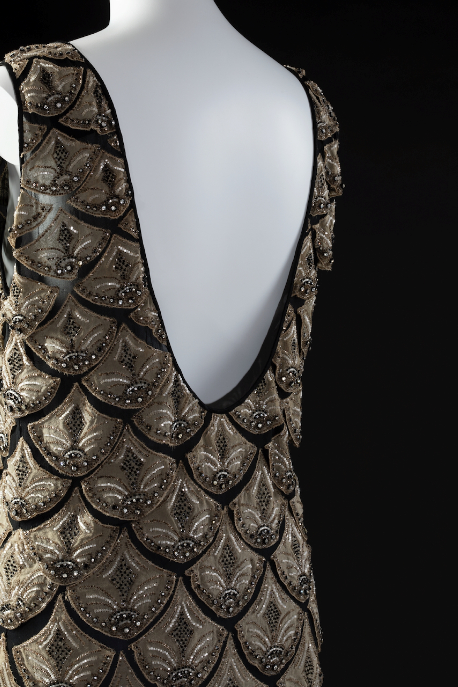 2ジャン・パトゥ_イヴニング・ドレス(部分)B