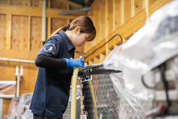 火入れ作業中。