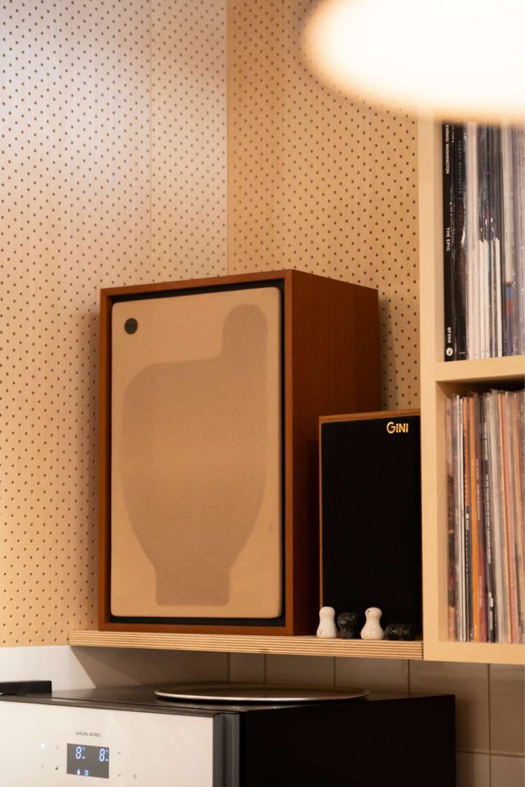 スピーカーはタンノイのイートンを使用。