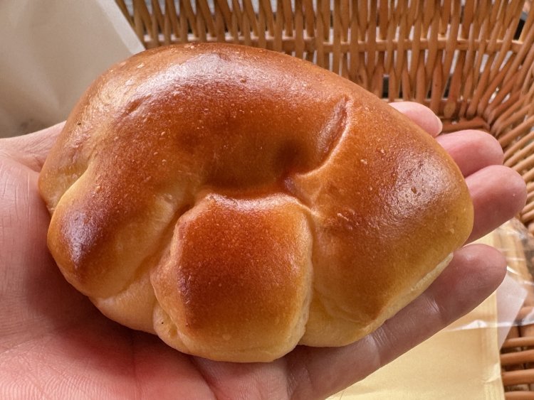 クリームパン205円。老若男女、誰でも好きな味。