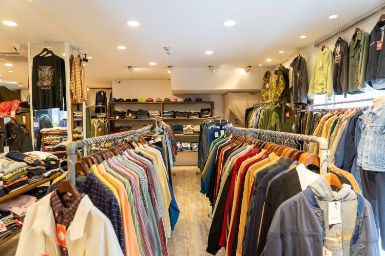 アイテムは整然と並び、通路も確保されている。探しやすくてありがたい。