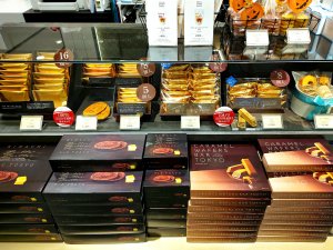 黒猫スイーツ散歩手土産編