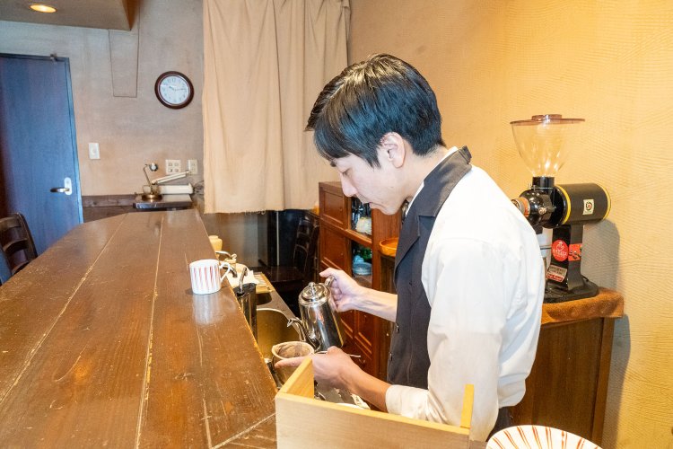 店主の飯田優人さん。9月生まれだから『長月』と店名をつけたのだとか。