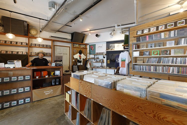 下北沢店マネージャーの泉さんは、ダンサーでJazzySport創業メンバーの一人。