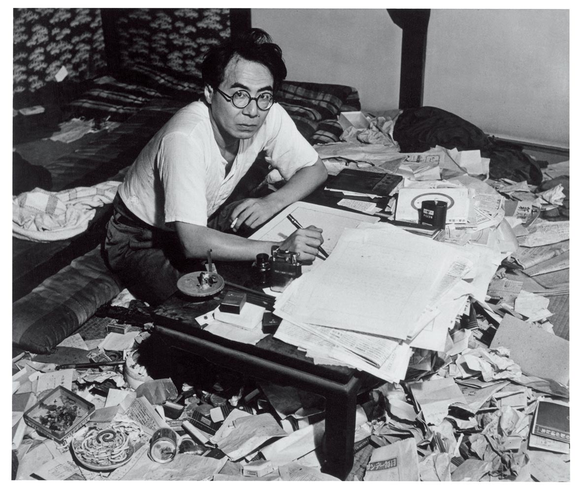 01_坂口安吾_自宅書斎で_1947年(撮影・林忠彦)-