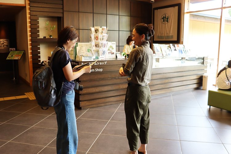 スタッフさんたちは皆さん快く情報提供をしてくれた。ついでに『大宮盆栽美術館』を略してBONBIと読み・書きすることも知った。ツウになった気分。