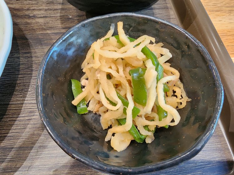 切り干し大根とピーマンって、とっても相性がいい。