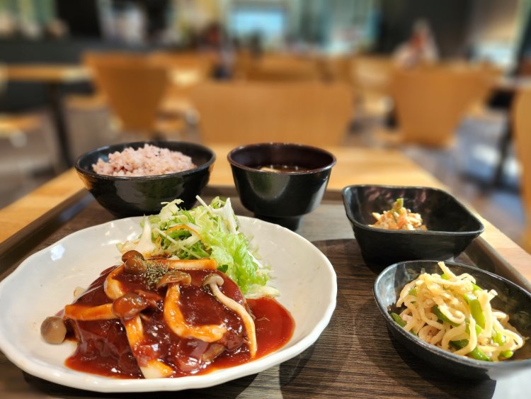 カフェテリアナカノヤ NYAcafe（かふぇてりあなかのや えぬわいえーかふぇ）