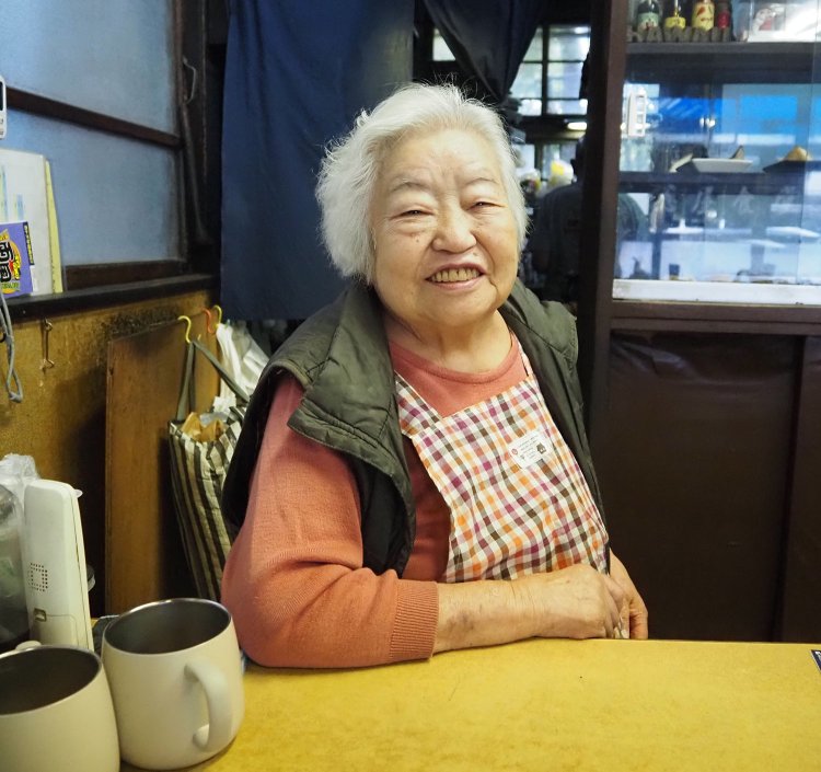 御年93（2025年現在）、『下総屋食堂』の女将さん・宮岡恵美子さんにお話を伺った。