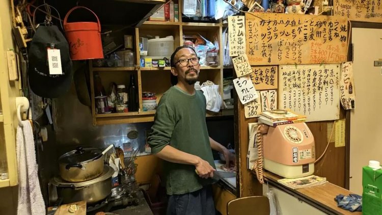 『焼鳥・もつ焼きの店 きしだ』ご主人。