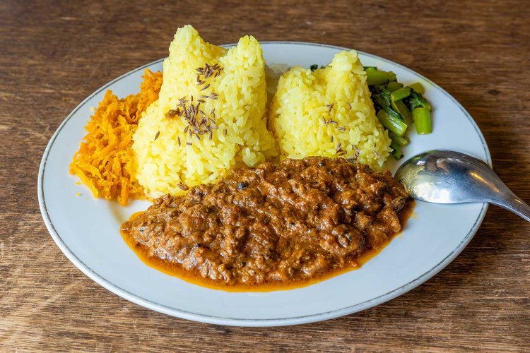 ジビエカレー大盛1350円、今回は飯能産の鹿肉。