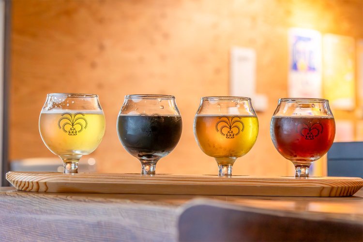 平日のみの飲み比べお試しセット。4種を自由に選べる2500円。