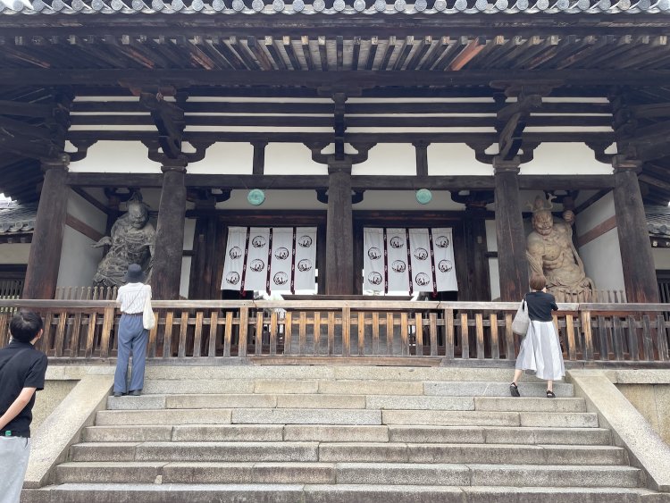 「法隆寺」（奈良県）の仁王像（撮影＝Mr.tsubaking）。