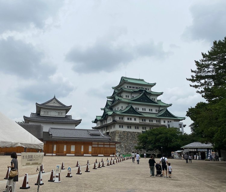 愛知県・名古屋城。名古屋城天守は層塔型天守の代表格である。